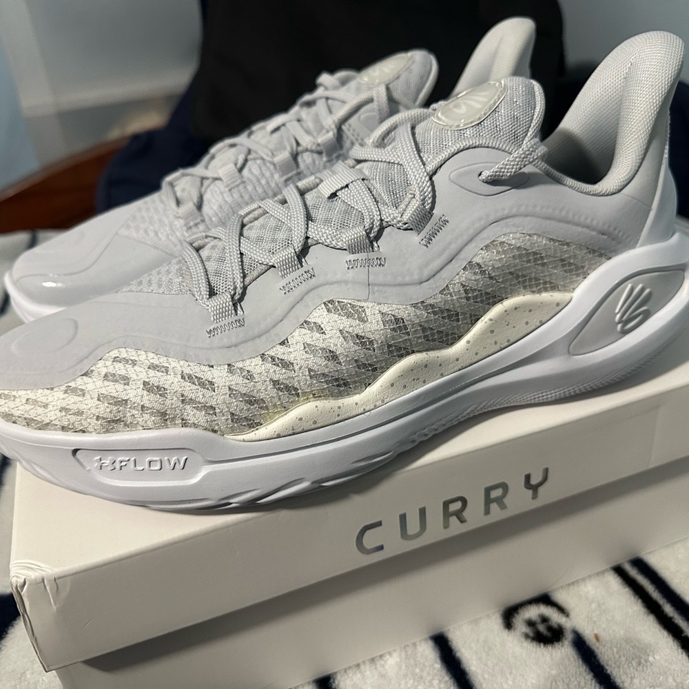 Under Armour Curry Team 11s